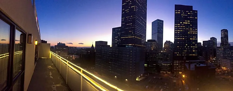 Warwick Denver hotel hero