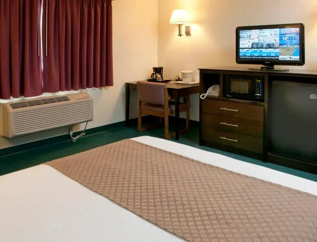 AmericInn by Wyndham Green Bay West hotel detail image 4