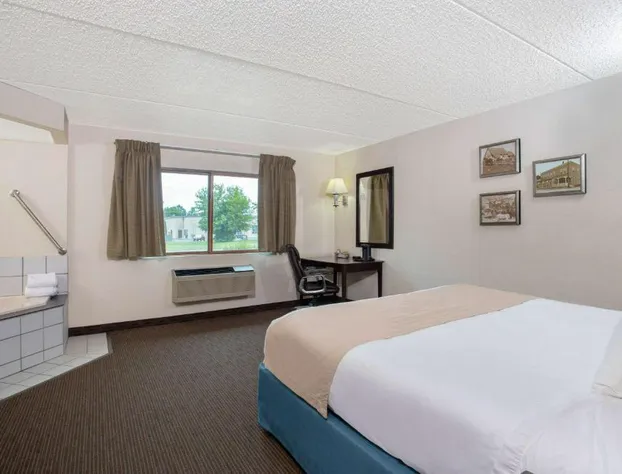 AmericInn by Wyndham Green Bay West hotel detail image 4