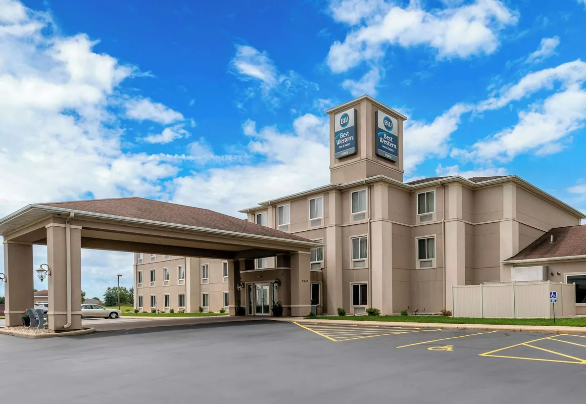 Best Western Legacy Inn & Suites Beloit/South Beloit hotel hero