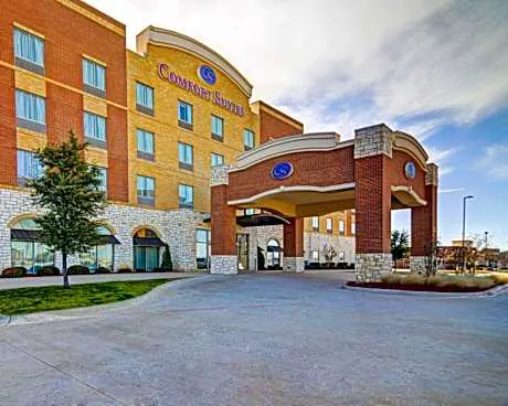 Comfort Suites Frisco hotel hero