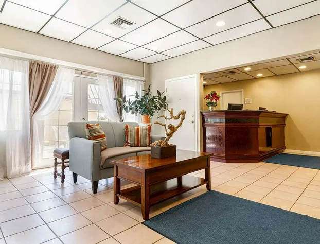 Auburn House Hotel hotel detail image 1