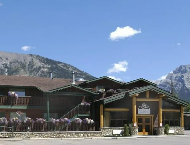 Rundle Mountain Lodge hotel detail image 3