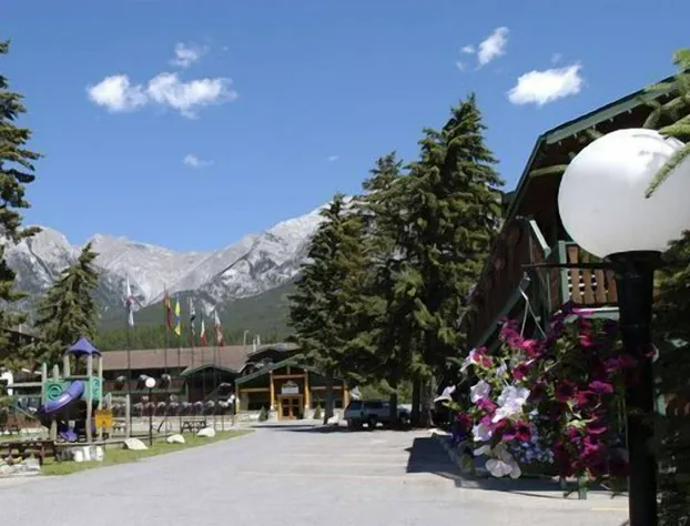 Rundle Mountain Lodge hotel detail image 4