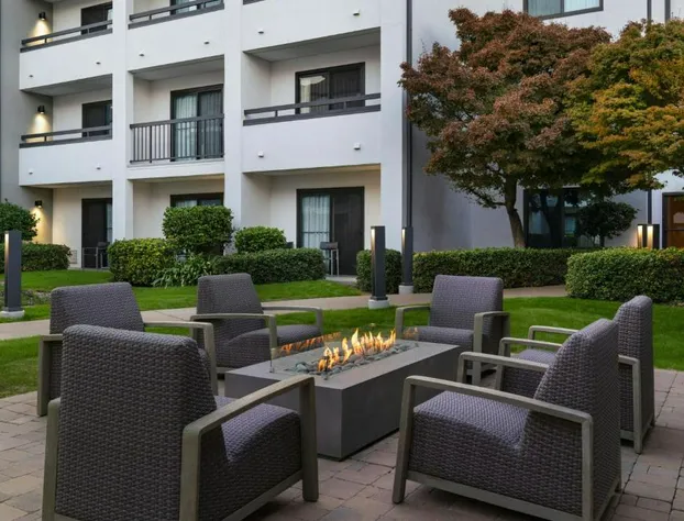 Courtyard by Marriott Bakersfield hotel detail image 2