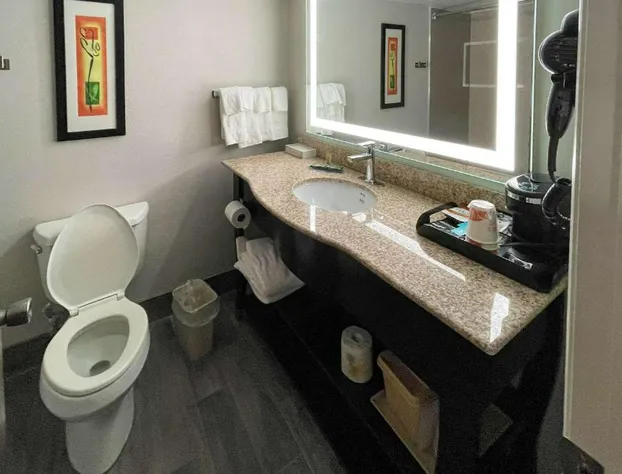 Clarion Pointe Rock Hill Near University hotel detail image 4