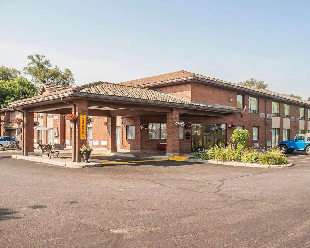 Comfort Inn Orillia hotel hero
