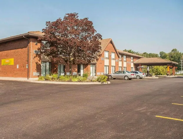 Comfort Inn Orillia hotel detail image 4