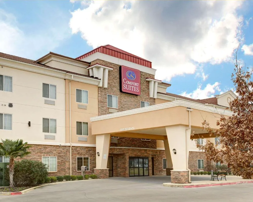 Comfort Suites Bastrop hotel hero