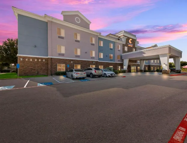 Comfort Suites Bastrop hotel detail image 1