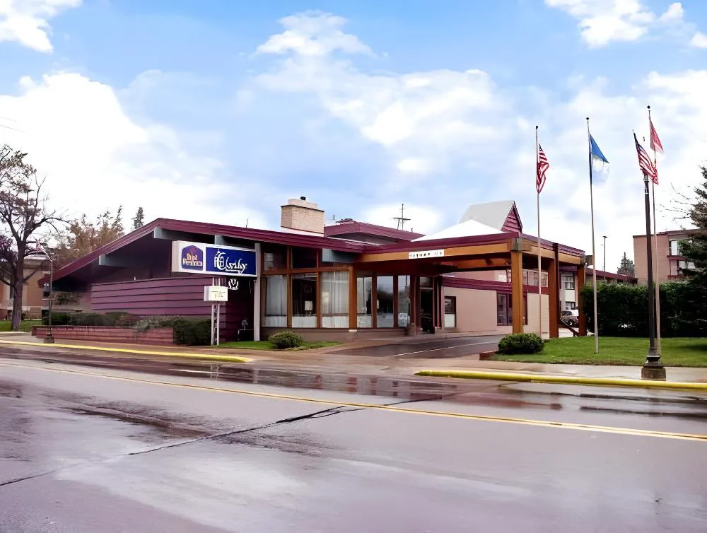Days Inn & Suites by Wyndham Rhinelander hotel hero
