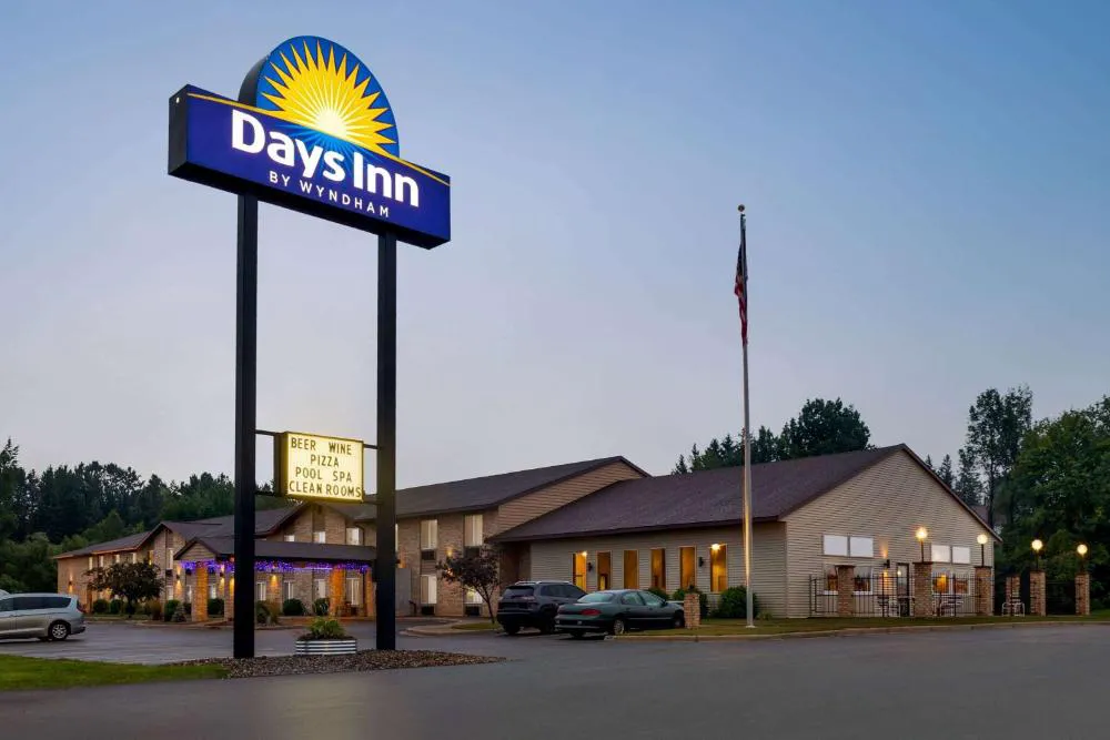 Days Inn by Wyndham Hurley hotel hero
