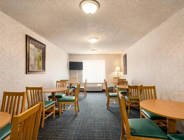 Days Inn by Wyndham Hurley hotel detail image 4