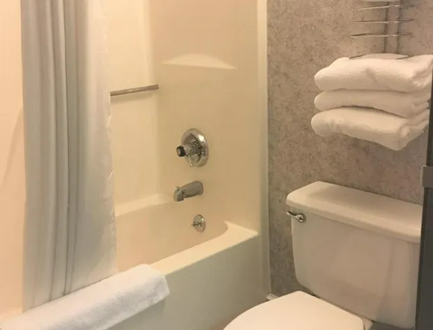 Days Inn by Wyndham Hurley hotel detail image 4