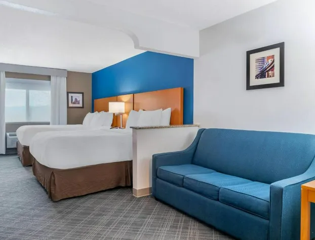 Comfort Suites Auburn Hills-Detroit hotel detail image 1