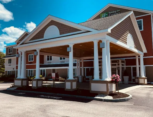 Holiday Inn Express Hotel & Suites Rochester by IHG hotel detail image 1