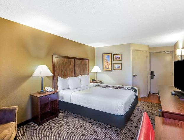 Oakland Airport Arena Hotel hotel detail image 4