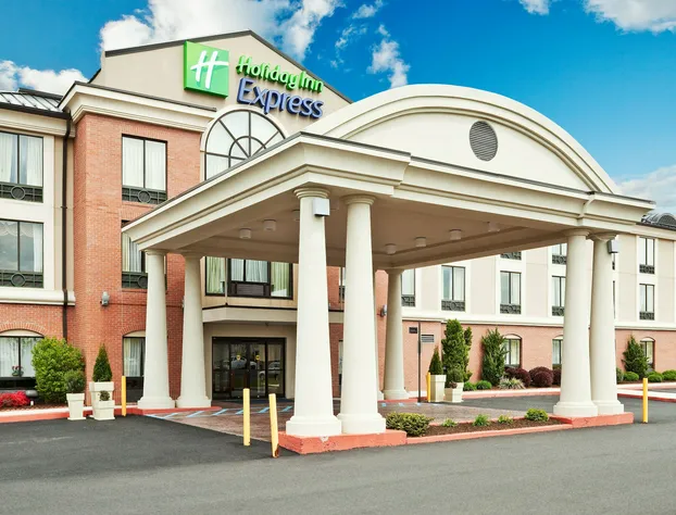 Holiday Inn Express & Suites Quakertown - Allentown Area by IHG hotel detail image 1