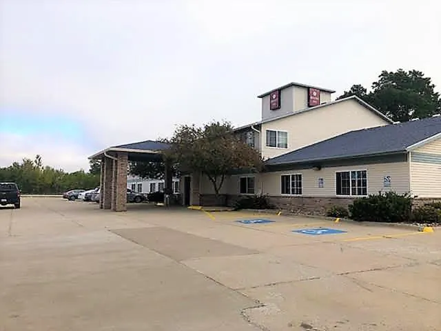 Regency Inn Geneseo IL I-80 hotel hero