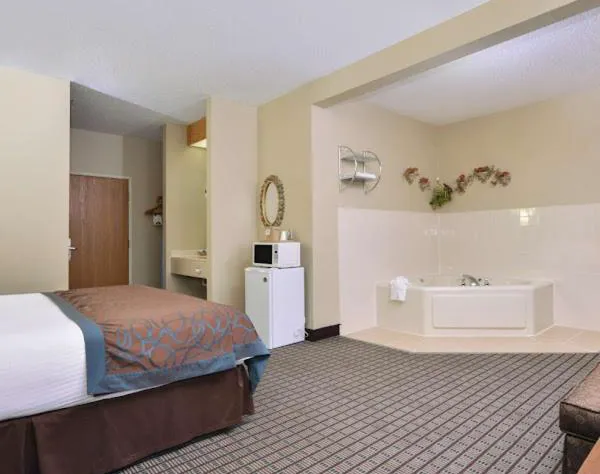 Regency Inn Geneseo IL I-80 hotel detail image 4