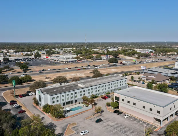 Wingate by Wyndham - Round Rock hotel detail image 3