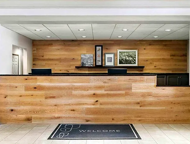 Country Inn & Suites by Radisson, St. Cloud East, MN hotel detail image 1