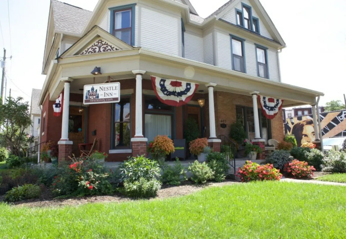 Nestle Inn hotel hero