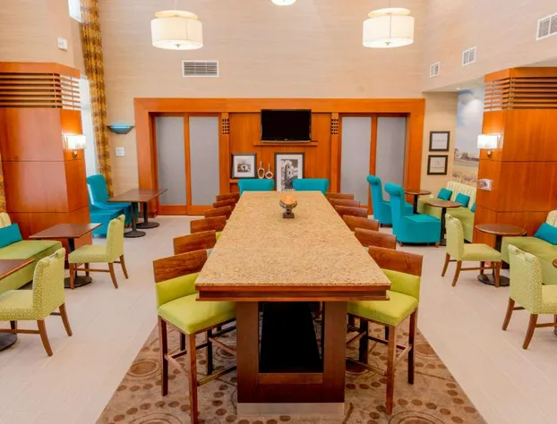 Hampton Inn & Suites Riverside/Corona East hotel detail image 4