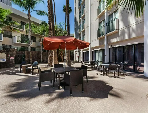 DoubleTree by Hilton Phoenix Midtown hotel detail image 4