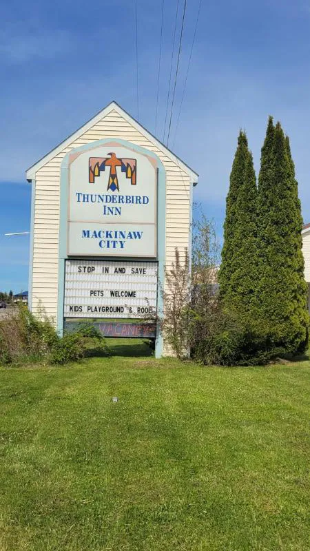 Thunderbird Inn hotel hero