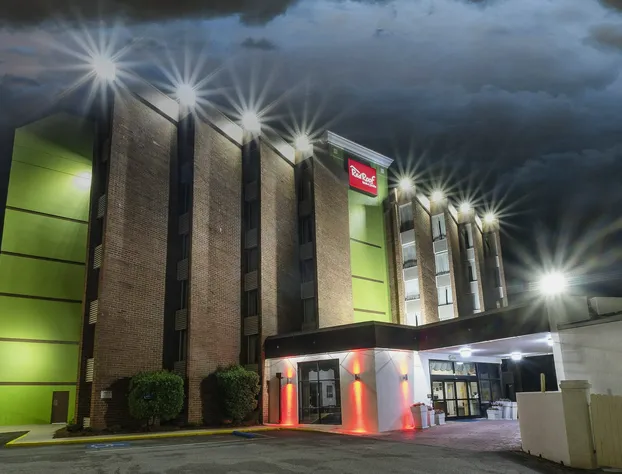 Red Roof Inn & Suites Macon hotel detail image 1