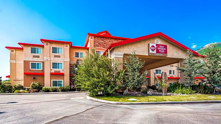 Best Western Plus Canyon Pines hotel hero