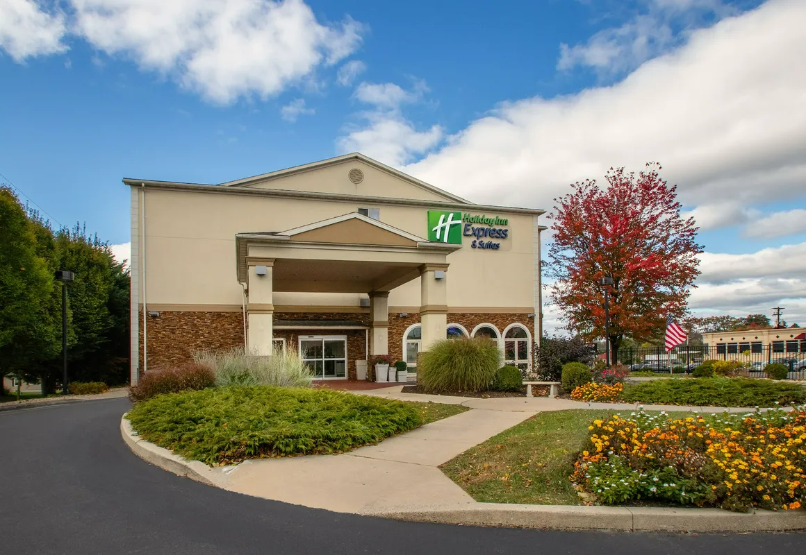 Holiday Inn Express & Suites Allentown West by IHG hotel hero
