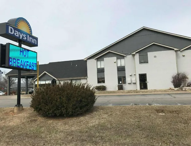 Days Inn by Wyndham Carthage hotel detail image 2