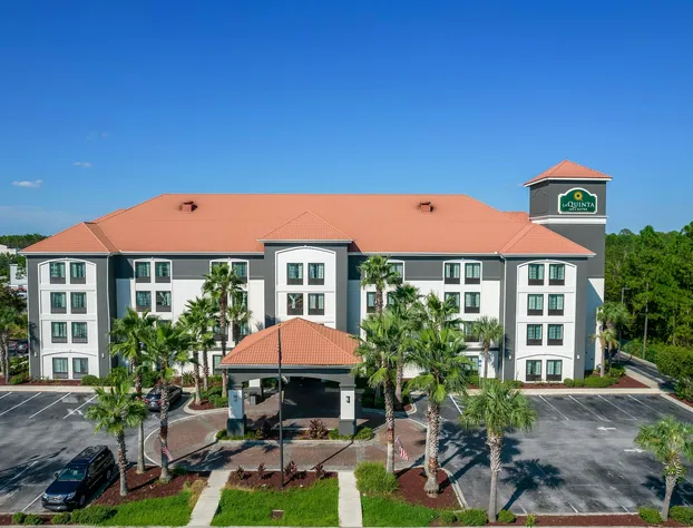 La Quinta Inn & Suites by Wyndham PCB Pier Park area hotel detail image 1