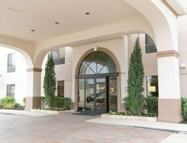 Comfort Suites Austin NW Lakeline hotel detail image 1