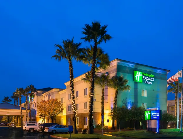 Holiday Inn Express Hotel & Suites Vacaville by IHG hotel detail image 1