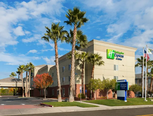 Holiday Inn Express Hotel & Suites Vacaville by IHG hotel detail image 1