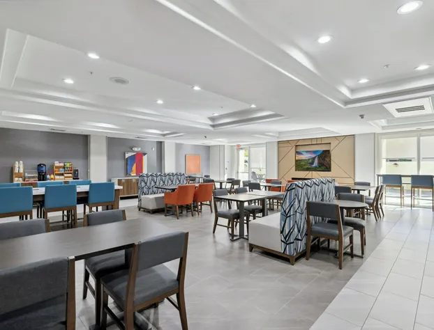 Holiday Inn Express Hotel & Suites Vacaville by IHG hotel detail image 4