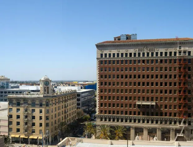 Marriott Long Beach Downtown hotel detail image 1