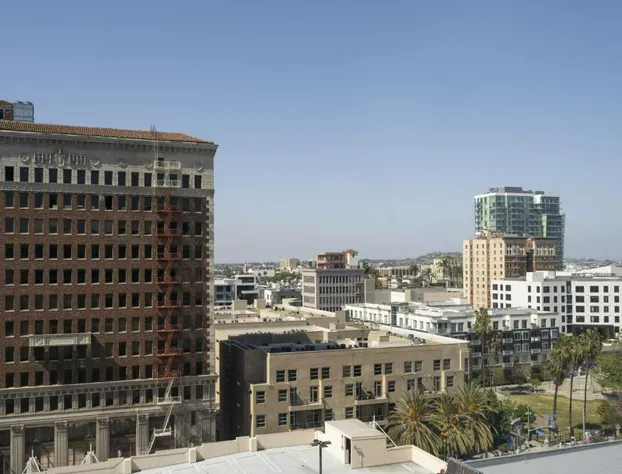 Marriott Long Beach Downtown hotel detail image 2
