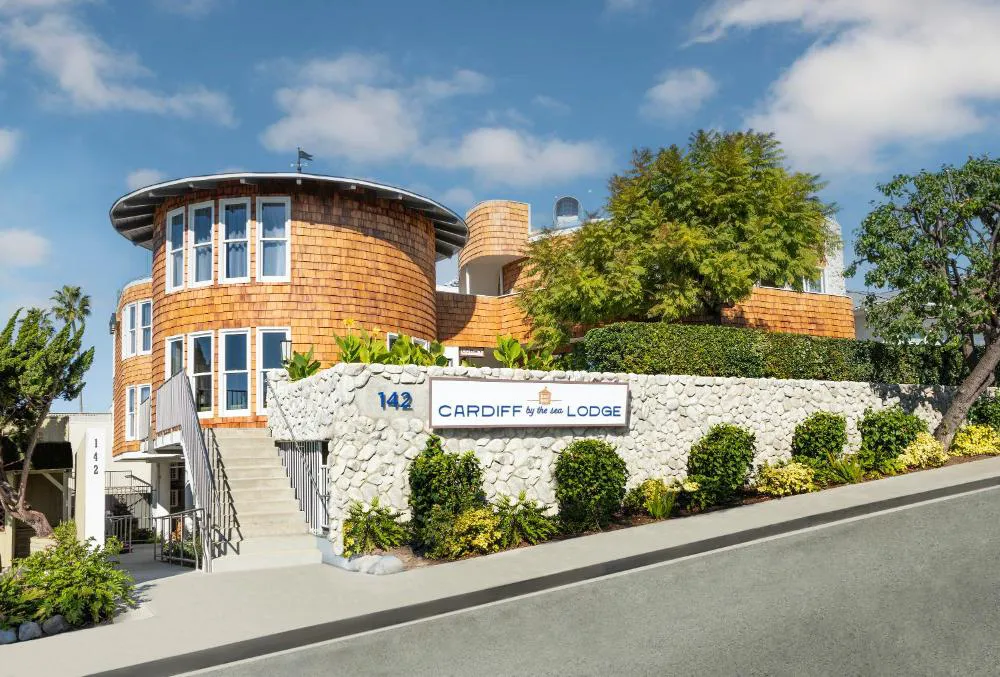 Cardiff by the Sea Lodge hotel hero