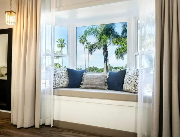 Cardiff by the Sea Lodge hotel detail image 3