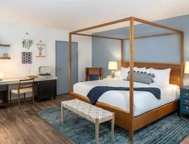 Cardiff by the Sea Lodge hotel detail image 4