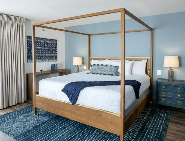 Cardiff by the Sea Lodge hotel detail image 4