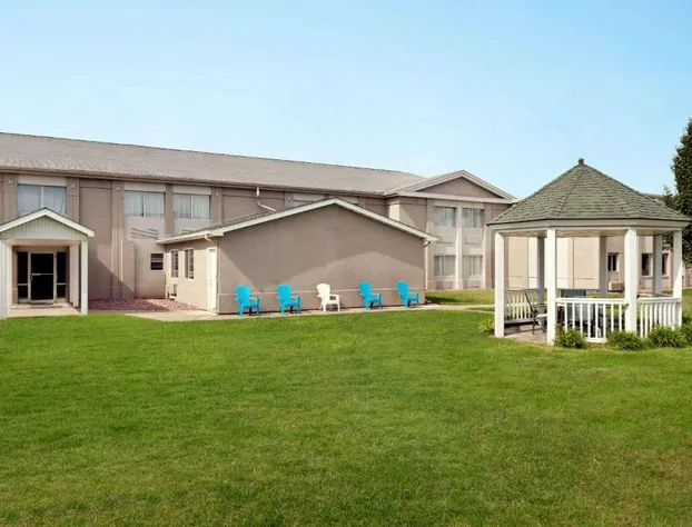 Baymont by Wyndham Des Moines North hotel detail image 1