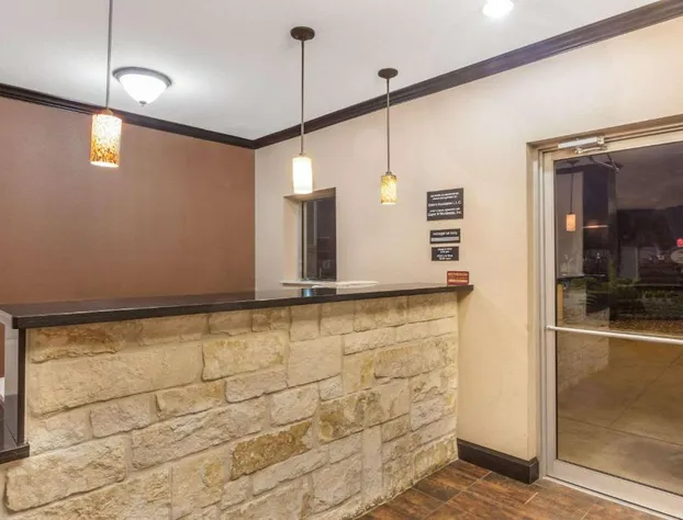 Super 8 by Wyndham Center hotel detail image 3