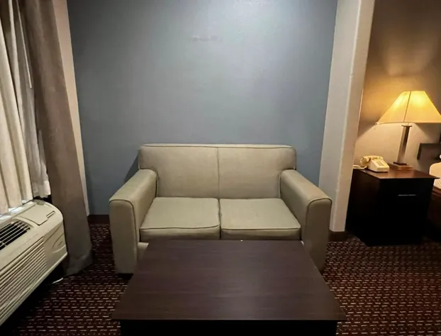 Super 8 by Wyndham Center hotel detail image 4