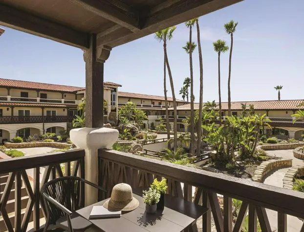 Zachari Dunes on Mandalay Beach, Curio Collection by Hilton hotel detail image 4