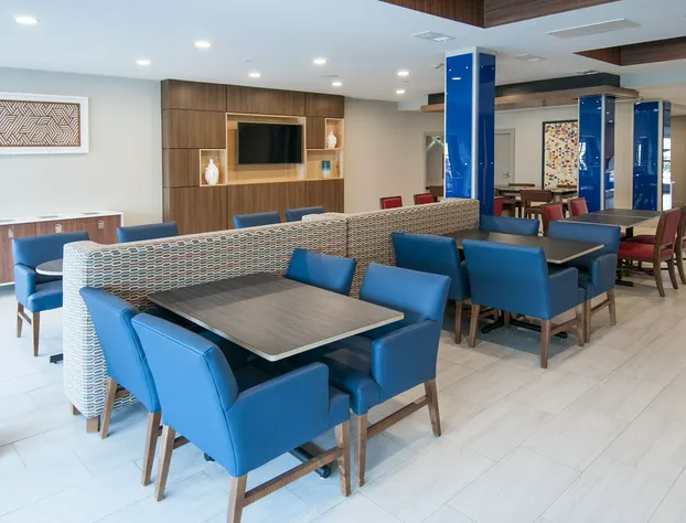 Holiday Inn Express & Suites Plano West - Frisco by IHG hotel detail image 4